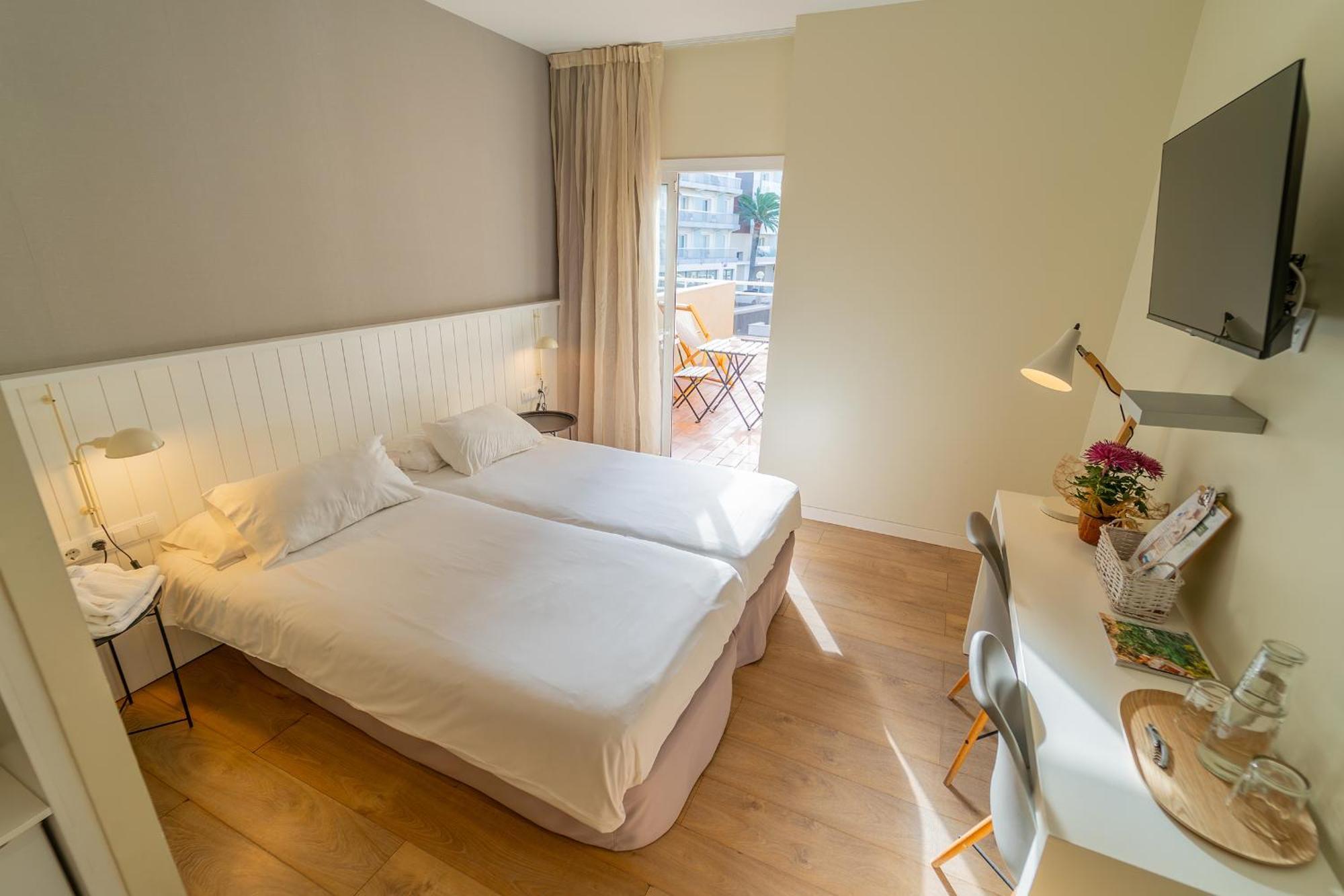 Hotel & Apartaments Thalassa Sport & Spa Росас Экстерьер фото